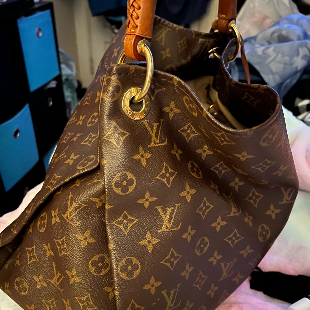 Artsy MM rare Louis Vuitton Original
